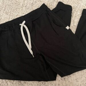 Vuori Performance Jogger- Black Heather